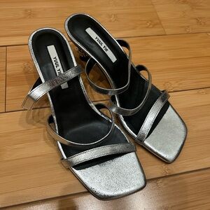Yull Me Silver Strappy Heels Eur 38